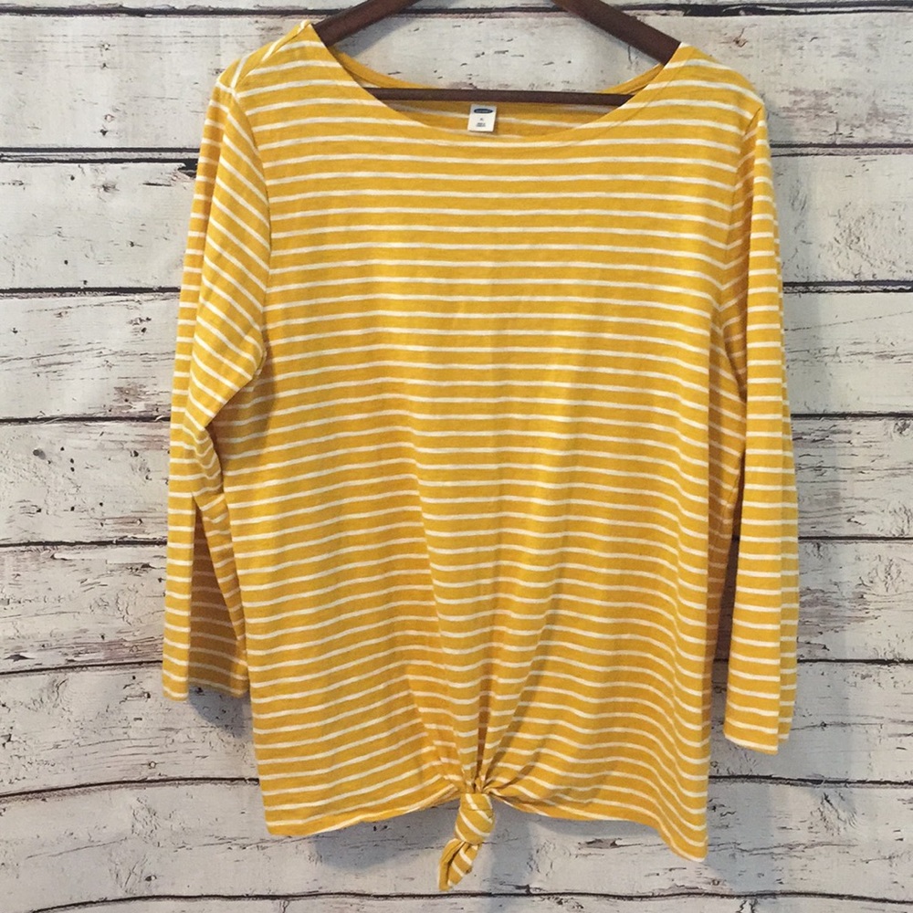 🌻5/$25🌻 Old Navy Yellow Striped Top